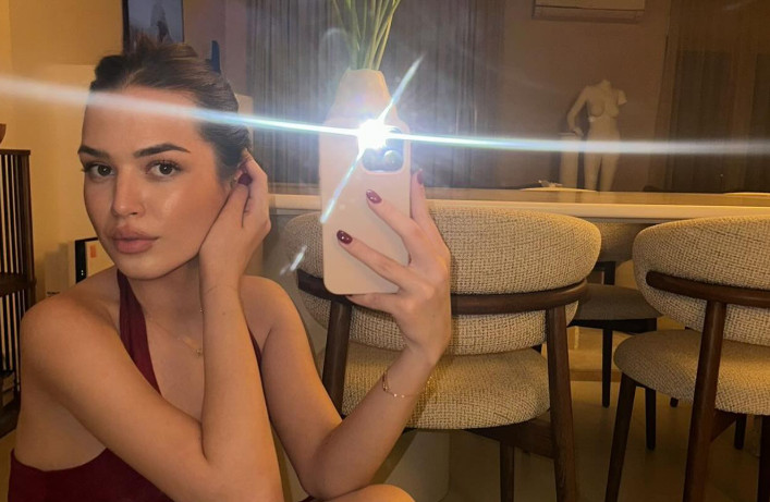 ĆERKA NATAŠE BEKVALAC SE SKINULA! U bikiniju pokazala hot telo i lice bez šminke – svi u šoku
