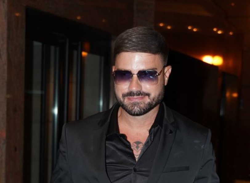 ŽENI SE MC STOJAN! Reper pokazao novu devojku u salonu venčanica (FOTO)