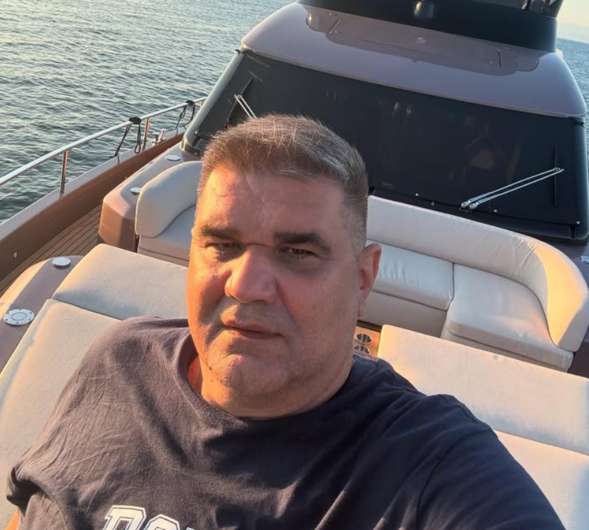 SAŠA MIRKOVIĆ POKAZAO KAKO PROVODI LETNJE DANE NA BRODU „HYPE LADY“: Vlasnik Hype imperije oduševio sve (FOTO)