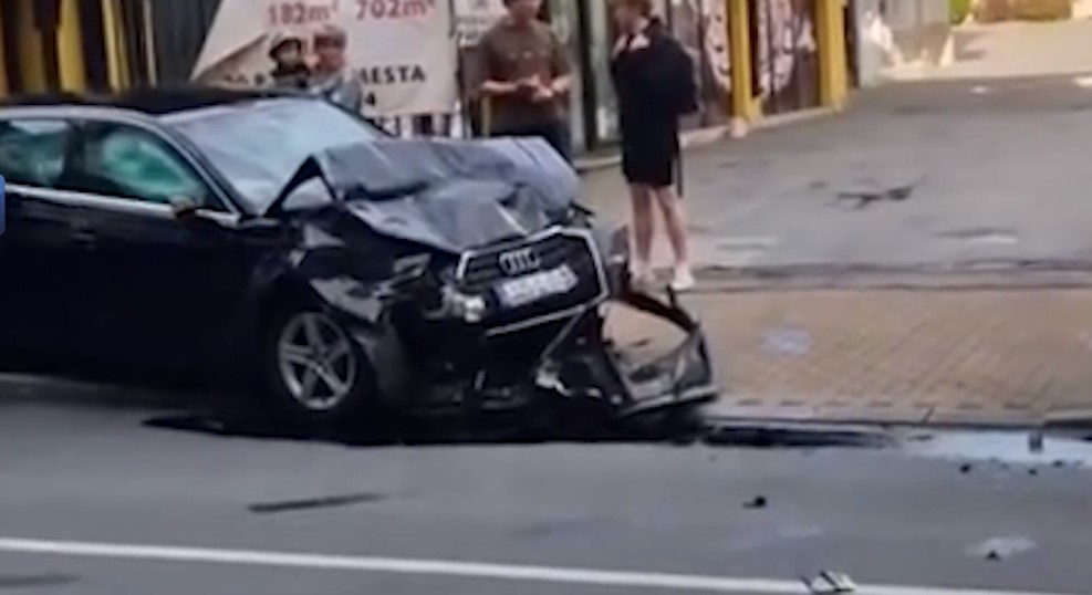 Žena lakše povređena u udesu na Batajničkom drumu! U sudaru autobusa i automobila u Novom Sadu desetoro povređenih!