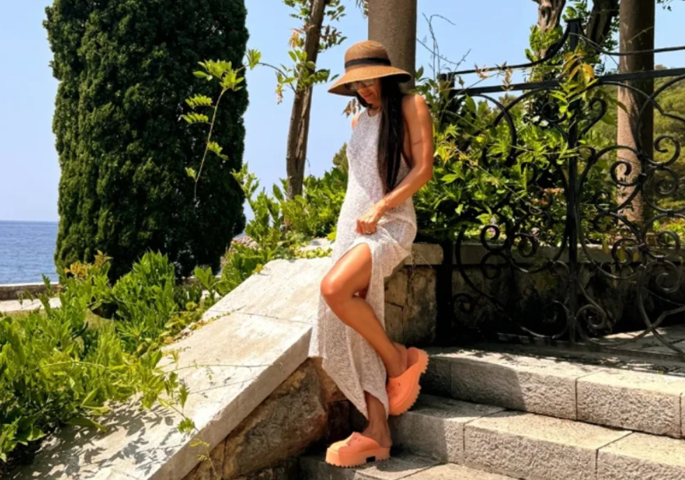 „IMALA SAM 43 KG, BILA SAM NA IVICI ANOREKSIJE“ Naša poznata pevačca zbog STRESA ugrozila zdravlje: „Imala sam modrice od mršavosti“