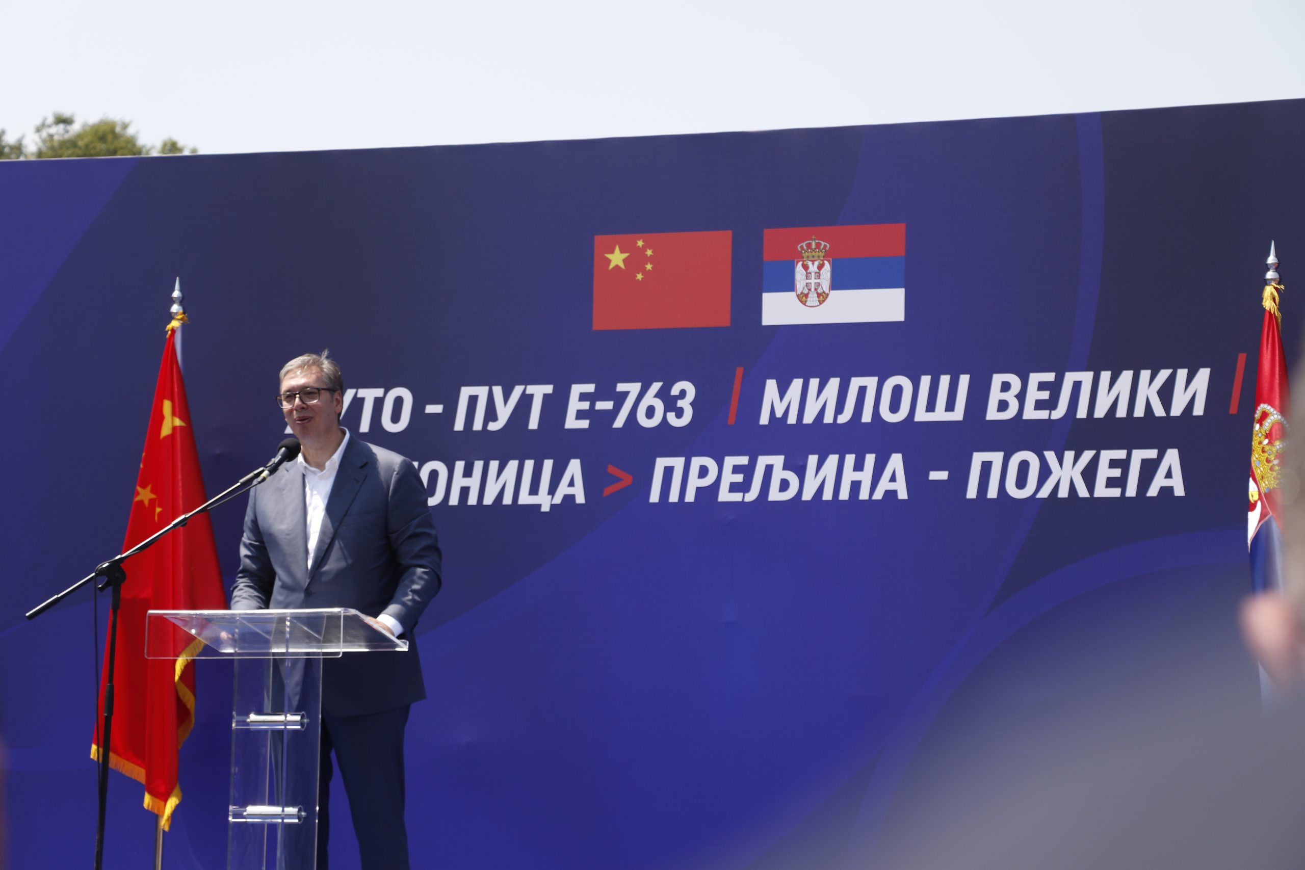„STAZE I BOGAZE SU POSTALE AUTO-PUTEVI“ Predsednik Vučić na otvaranju deonice „Miloša Velikog“: Srbiju niko nikada pobediti neće!“