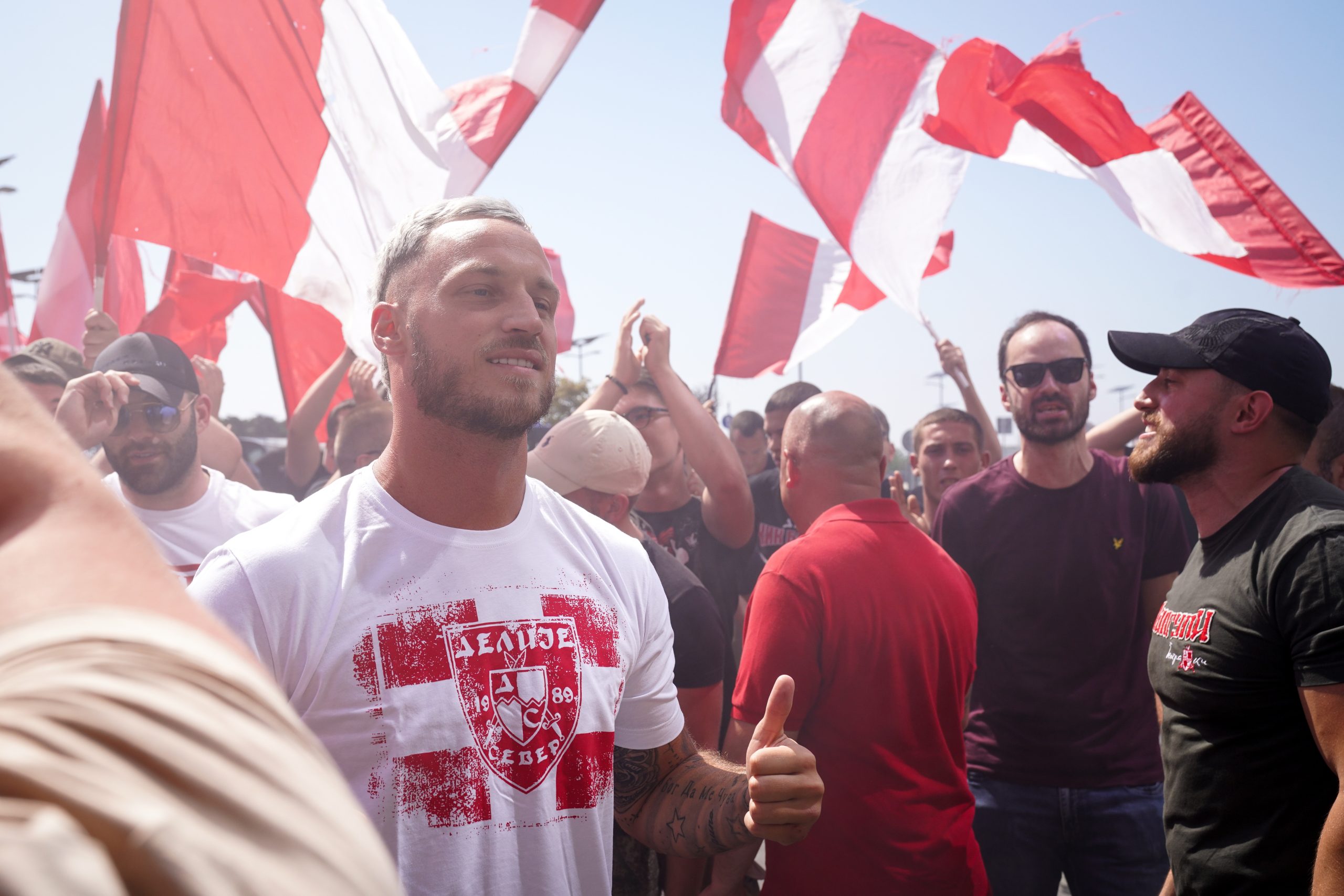 ARNAUTOVIĆ ZAPLAKAO NA PROMOCIJI! Odgovorio na pitanje o „Mihi“, pa OTKRIO kada će debitovati za Zvezdu u Superligi!