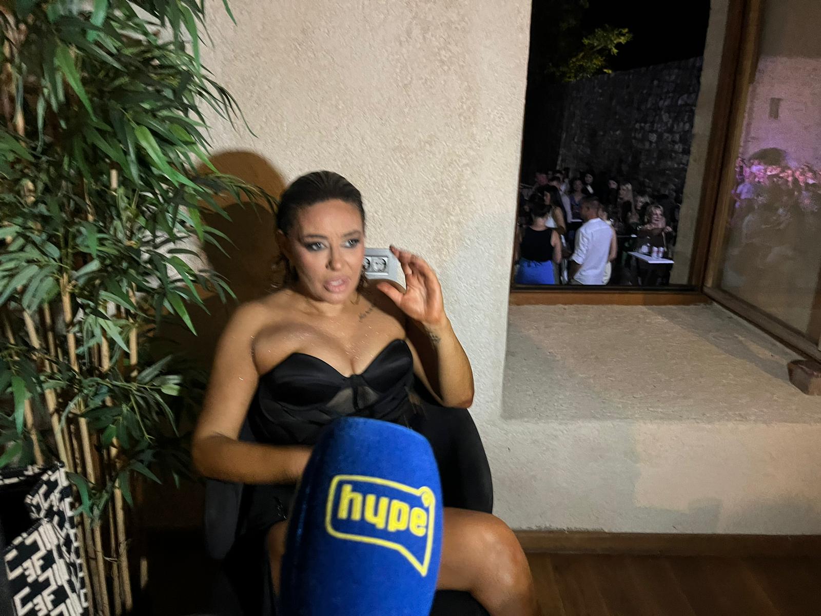 ANA NIKOLIĆ ŽRTVA PREVARE! Pevačica besna, poručila da će krivci odgovarati: „Sramno i jadno!“