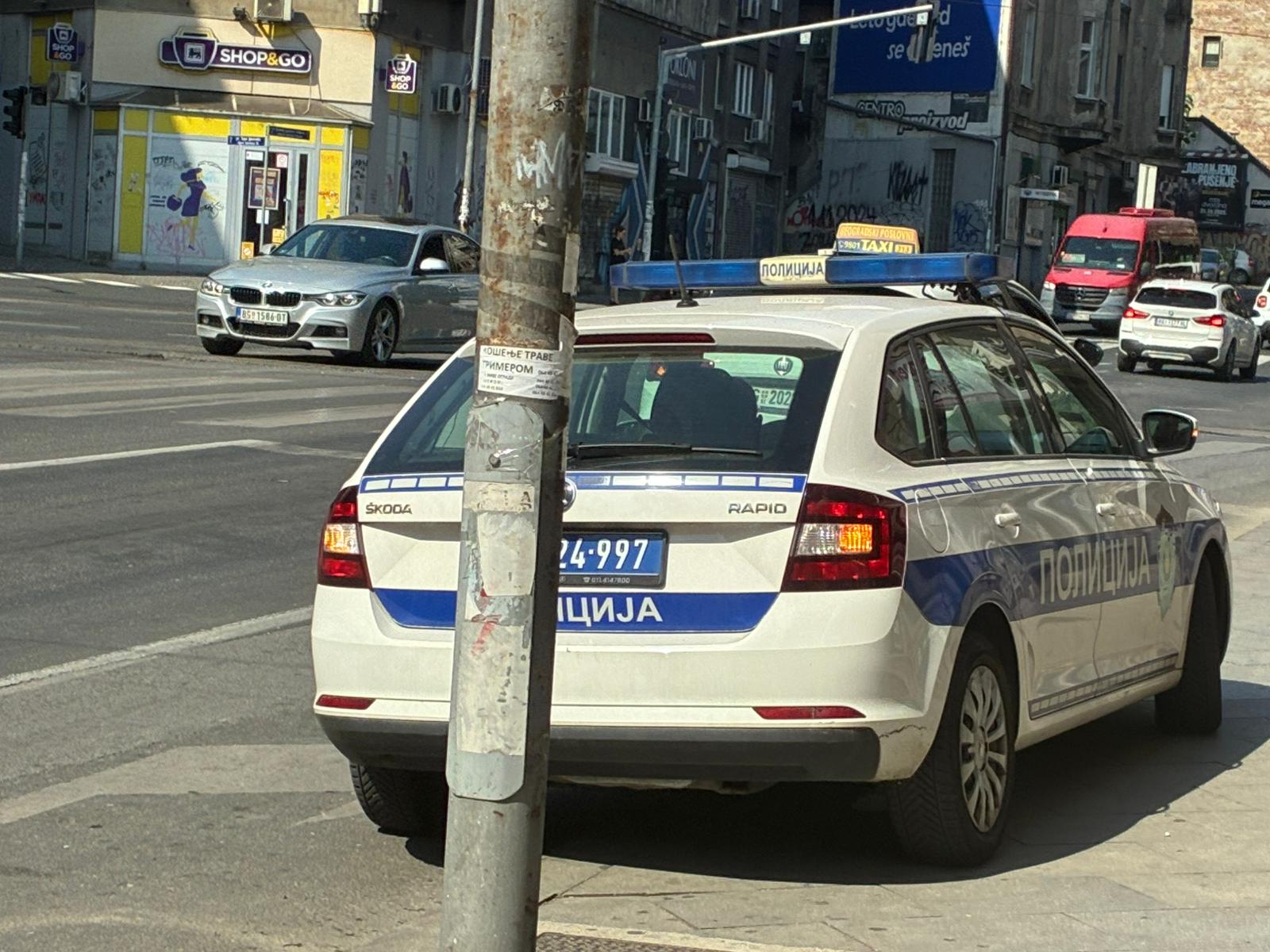 STRAVIČNA NESREĆA NA VOŽDOVCU! Oborena dvanaestogodišnja devojčica na PEŠAČKOM PRELAZU!