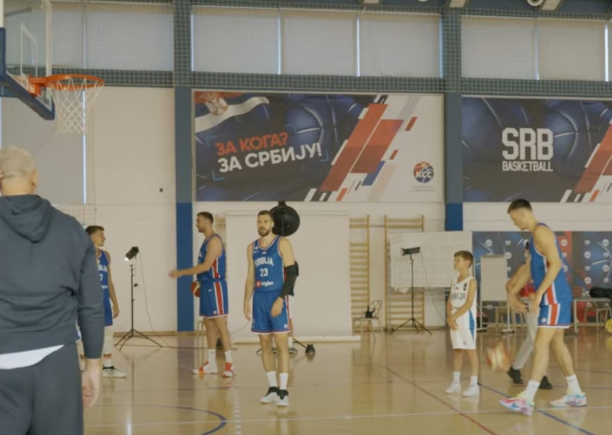 OKUPILI SE SRPSKI KOŠARKAŠI! Evo kako je izgledao snimak prvog treninga reprezentacije! Jokić i Milutinov imaju SVOJU priču! (VIDEO)
