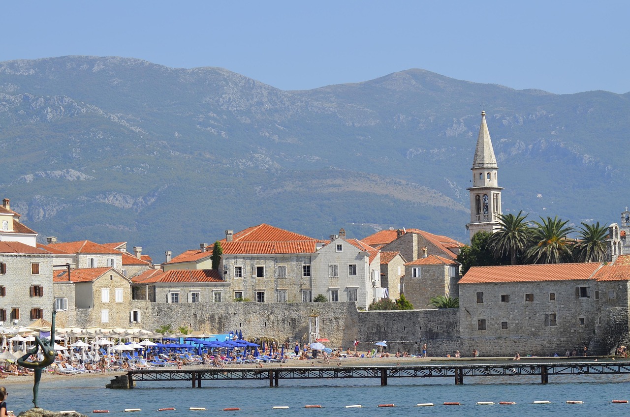 OGROMNE CENE U BUDVI! Turisti u Budvi zaprepašćeni