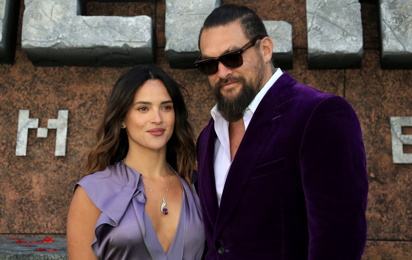 DŽEJSON MOMOA NA KONCERTU HEVI METAL GRUPE! Glumac ne može da dođe do vazduha – šokirao javnost! (VIDEO)