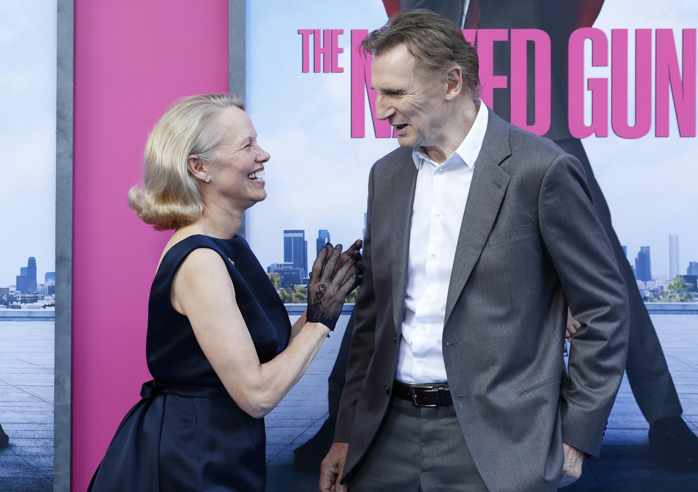 LJUBAVNA BOMBA U SVETU SLAVNIH: Liam Neeson i Pamela Anderson su novi par!