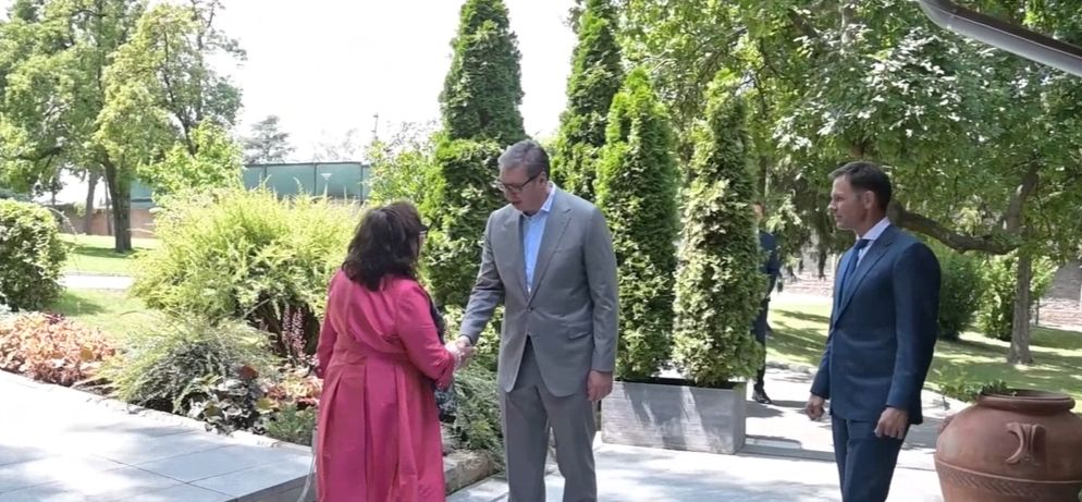 Vučić se sastao sa Karen Pirs: Srbija spremna za nastavak otvorenog dijaloga i konstruktivne saradnje