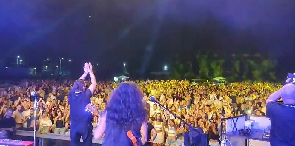 SPEKTAKL U BIJELJINI! Koncert Ace Lukasa za pamćenje, publika u transu, pevaju uglas svaki hit!