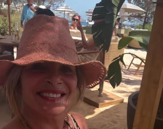 SKINULA SE ARIJANA MIHAJLOVIĆ! Vrele fotke zapalile mreže, svi komentarišu jedan detalj (FOTO)