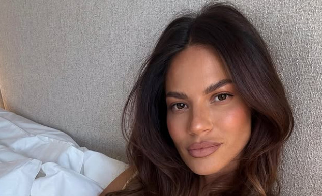 MINIJATURNI KUPAĆI I HOT TELO! Danijela Dimitrovska u provokativnom izdanju uzburkala mreže! (FOTO)