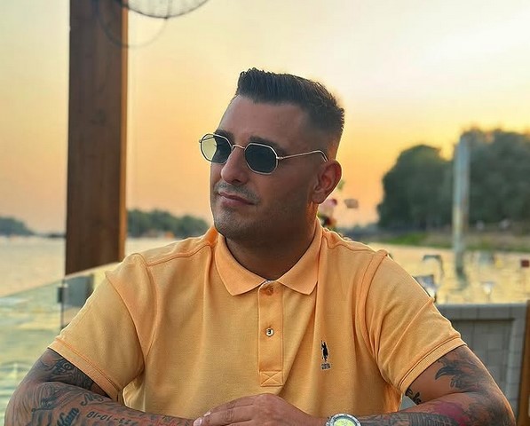 KOGA TO GRLI DARKO LAZIĆ? Snimak otkrio sve, a pevač jedva izvukao živu glavu! (FOTO)