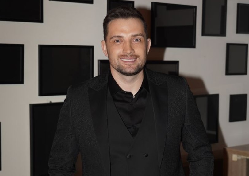 MIRZA SELIMOVIĆ OPLEO PO KOLEGAMA PA OSUDIO RIJALITI: „Sklonite sa TV-a ove rijaliti programe. Estrada nam je jedna velika septička jama“