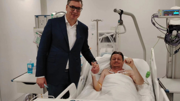 „JOŠ JE NA INTENZIVNOJ NEZI“ Predsednik Vučić otkrio u kakvom je stanju ministar Glišić!