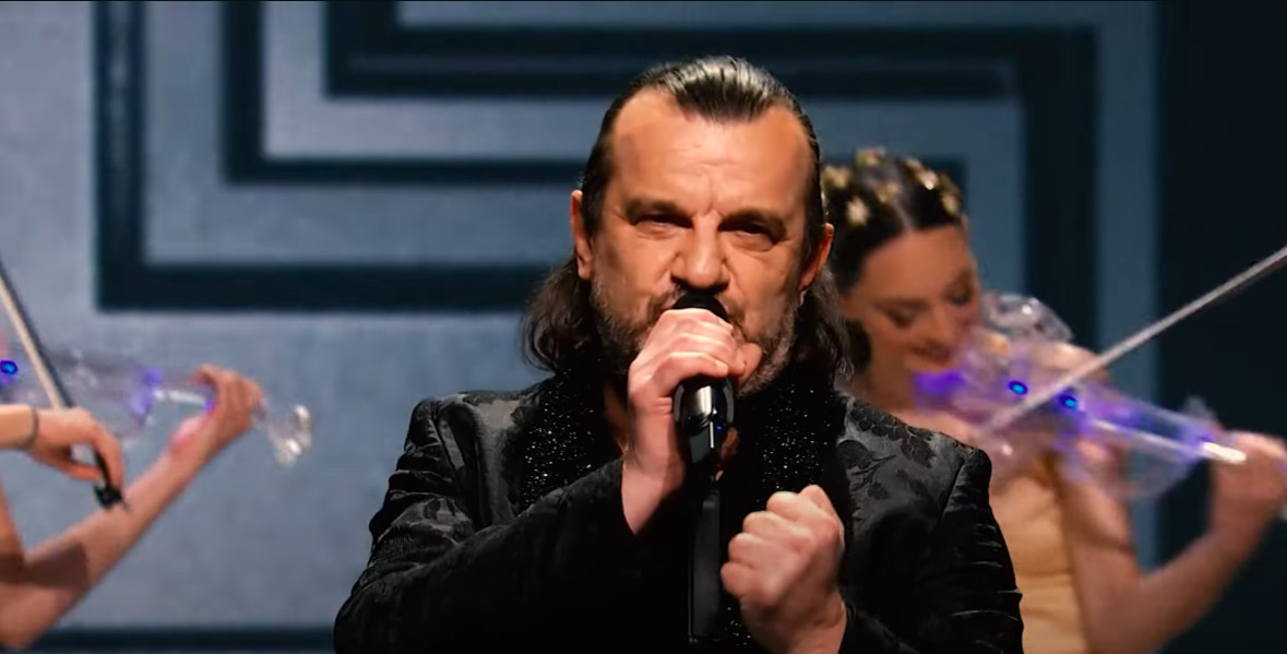 DA LI SLUŠATE “OSKARA” ? Ovako je Aca Lukas oduševio publiku na finalu Beovizije (VIDEO)