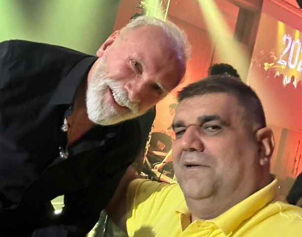 „VEOMA CENIM DINA I NJEGOVU MUZIKU!“ Saša Mirković objavio zajedničku fotografiju sa poznatim muzičarem! (FOTO)