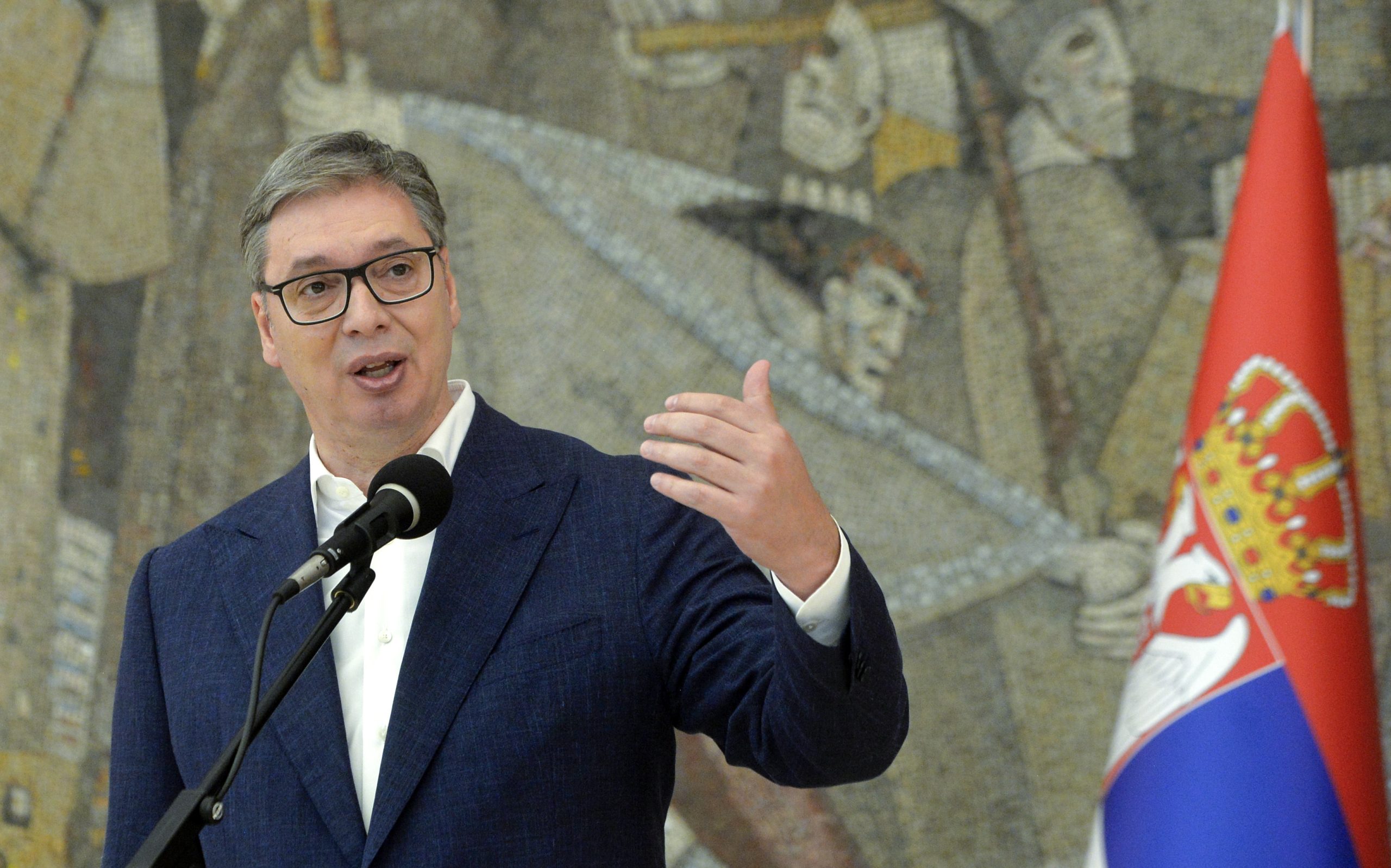 „OVAKVE MERE DO SADA NISU VIĐENE, OBARAMO CENE 3.000 PROIZVODA I KAMATNE STOPE“ Vučić predstavio nove mere države, pet fantastičnih vesti za SVE GRAĐANE SRBIJE