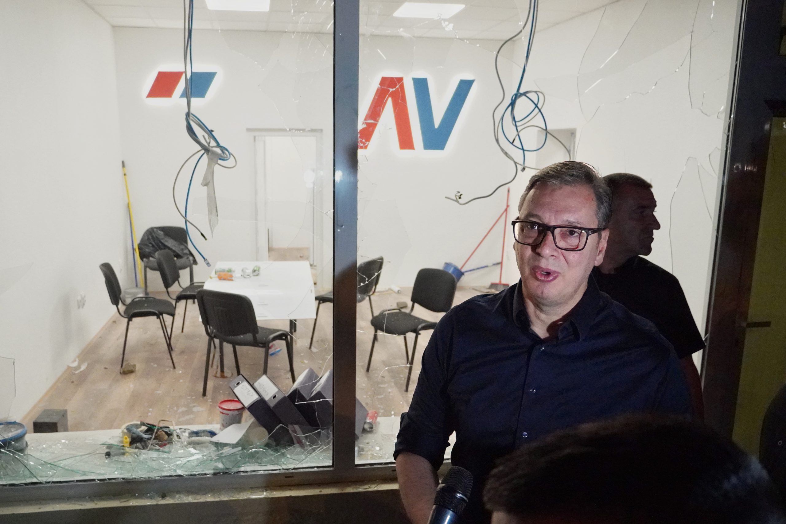 VUČIĆ ODGOVORIO RUSKOJ NOVINARKI: Napisaću knjigu o borbi protiv obojene revolucije, da mogu i u Rusiji da je čitaju
