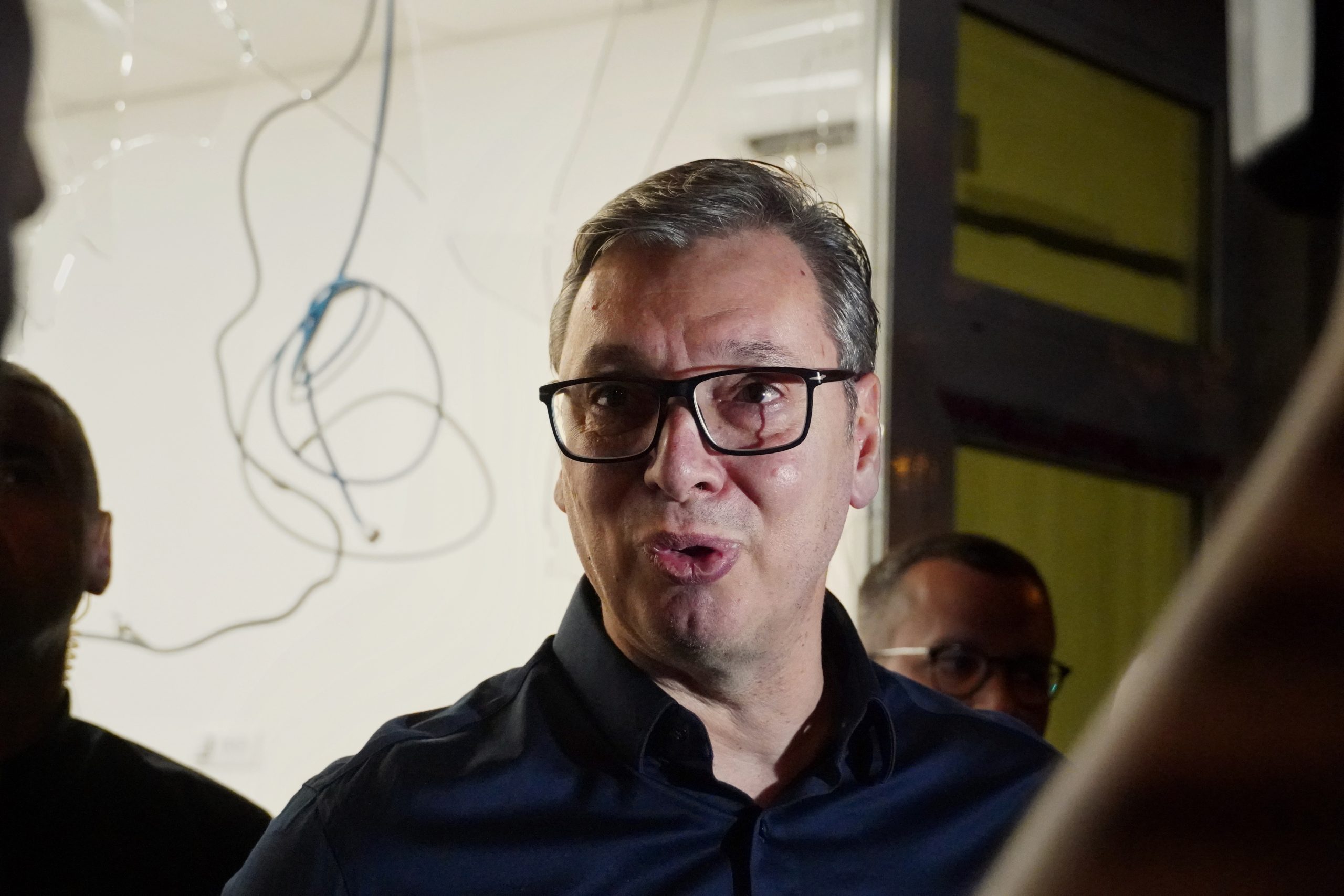 „I NACISTI SU MISLILI DA SU NEPOBEDIVI“ Uživo obraćanje predsednika Vučića: „Svi su videli koliko je ovo zlo, država će uvesti red i osloboditi zemlju od ovog terora“