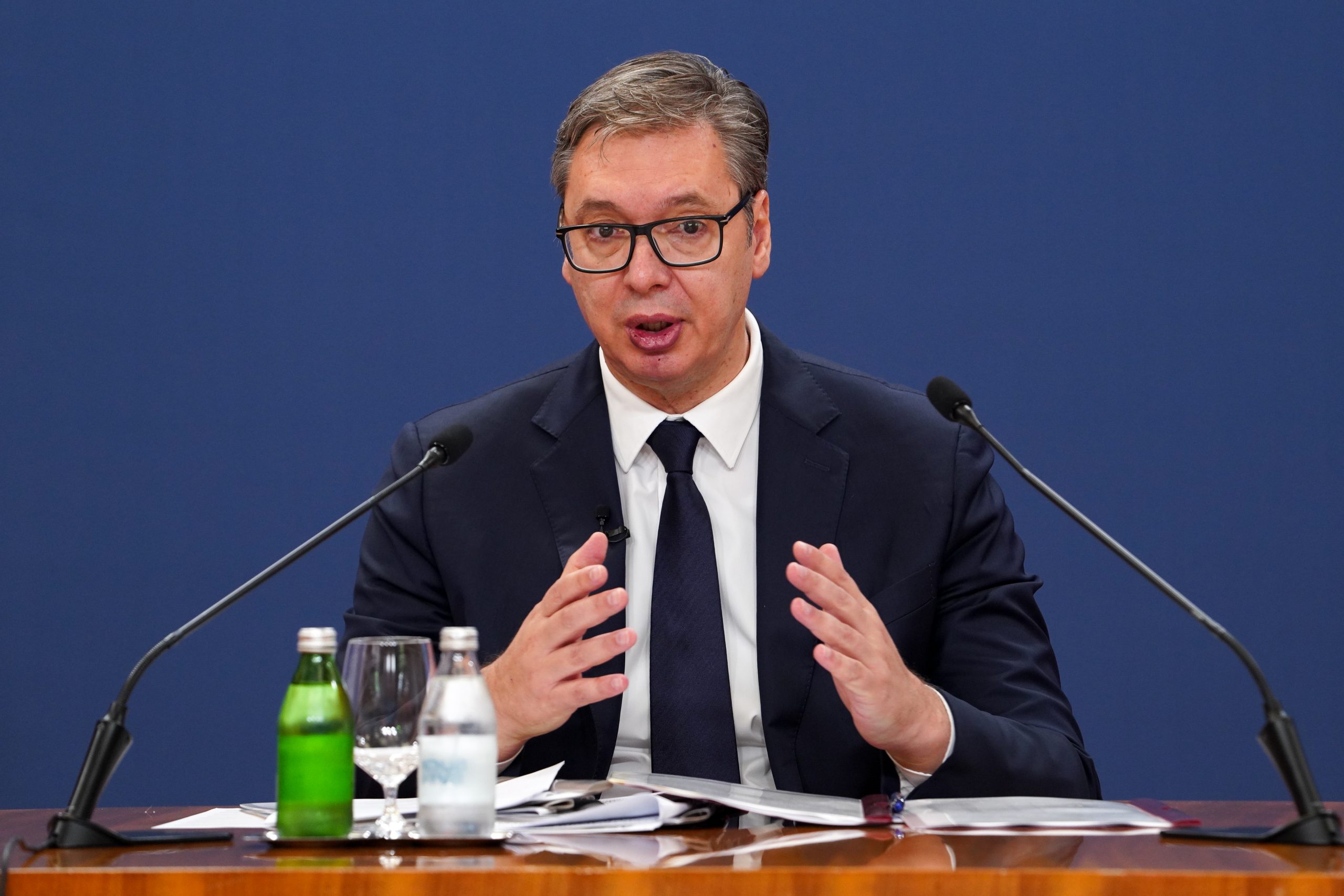 „MOJA PONUDA ZA DEBATU I DALJE VAŽI“ Predsednik Vučić razjasnio situaciju sa nemirima u Srbiji