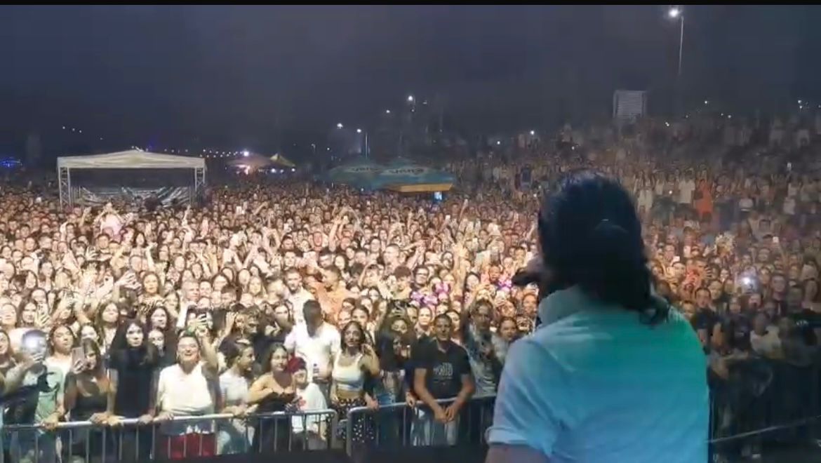 ZVORNIK JE VEČERAS EPICENTAR NAJBOLJE ŽURKE NA BALKANU! Aca Lukas neprikosnoveni broj jedan! (VIDEO)