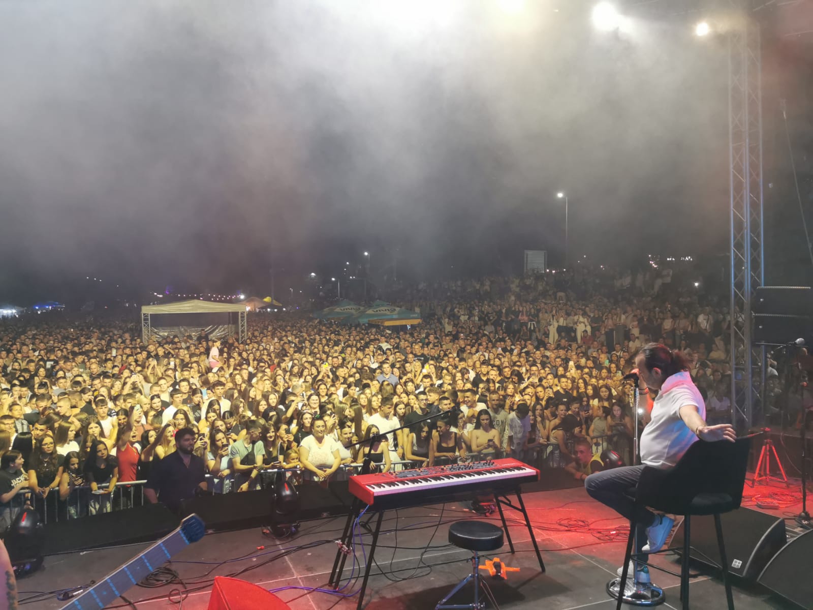 PREKO 25.000 LJUDI U ZVORNIKU PEVA SA LUKASOM! Popis stanovništva! (FOTO+VIDEO)