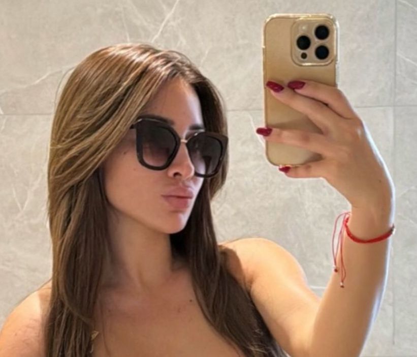 „KAO SIRENA“ Pevačica pozirala u bikiniju i sve zaludela top formom! (FOTO)