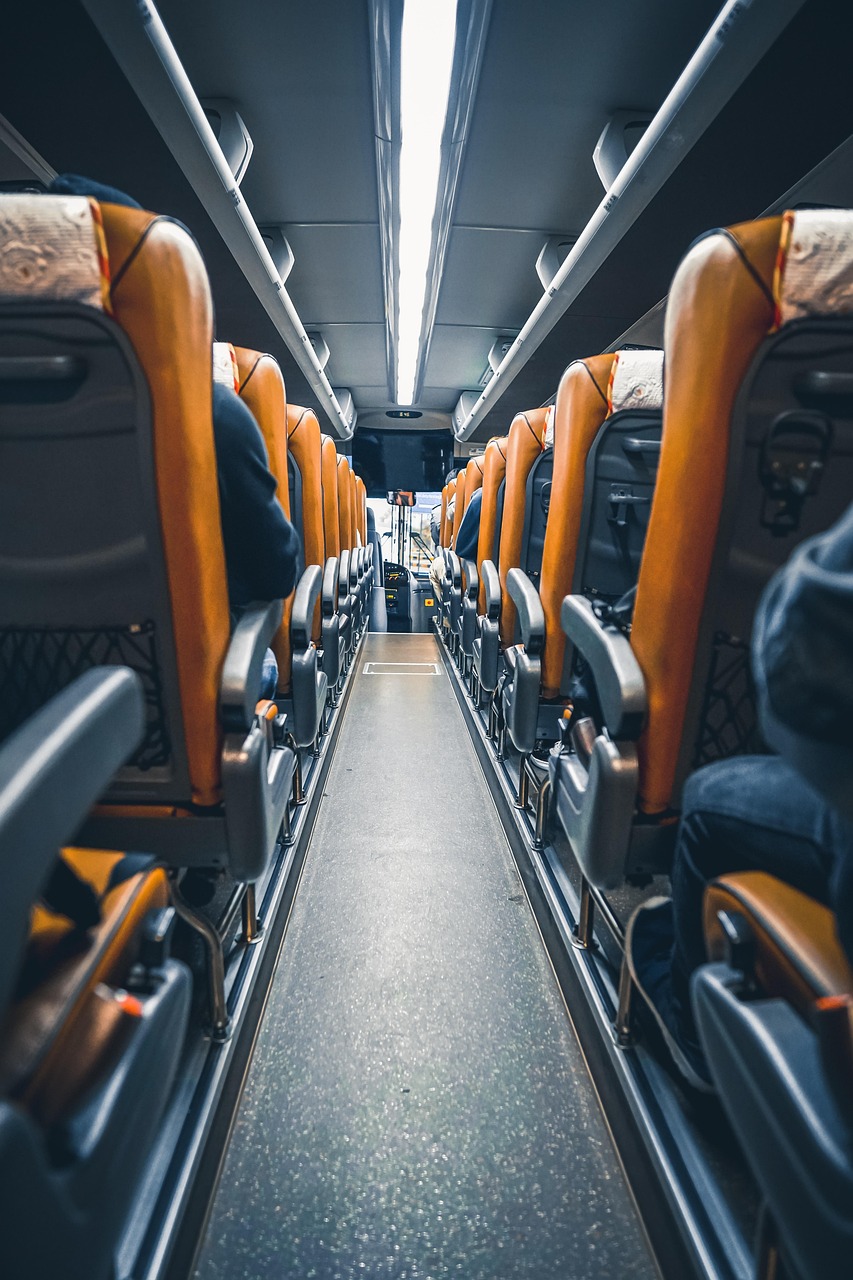 AUTOBUS SA 38 SRPSKIH TURISTA NAPADNUT KAMENICAMA U GRČKOJ!