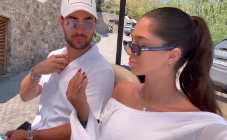 ĐINA DŽINOVIĆ SE NE ODVAJA OD OVOG DEČKA! Harisova naslednica otišla korak dalje? (FOTO)