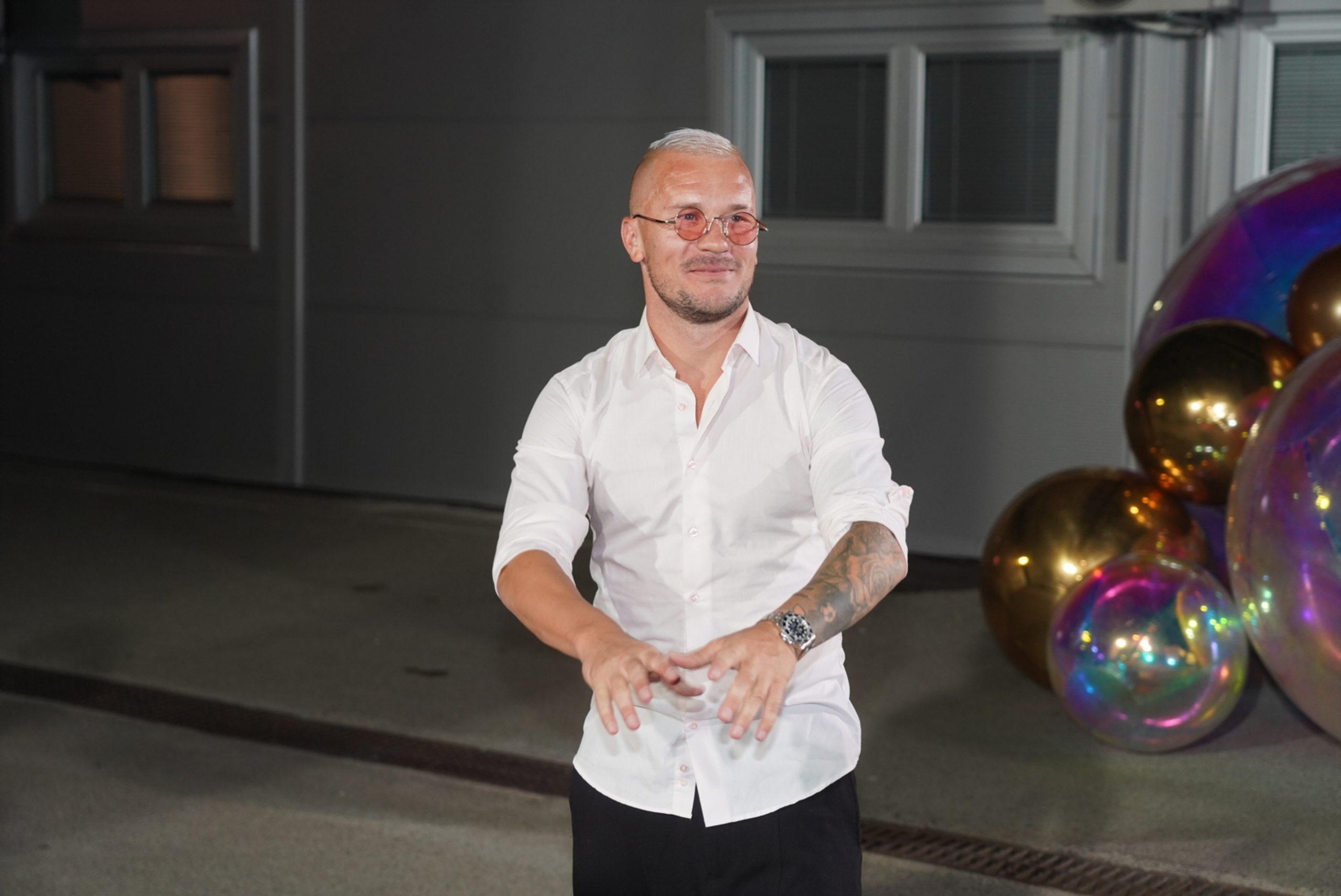 „LEVI BEK U NAJAVI“ Munjez ne ispušta sina iz ruku, fotke sa Konstantinom raznežile sve