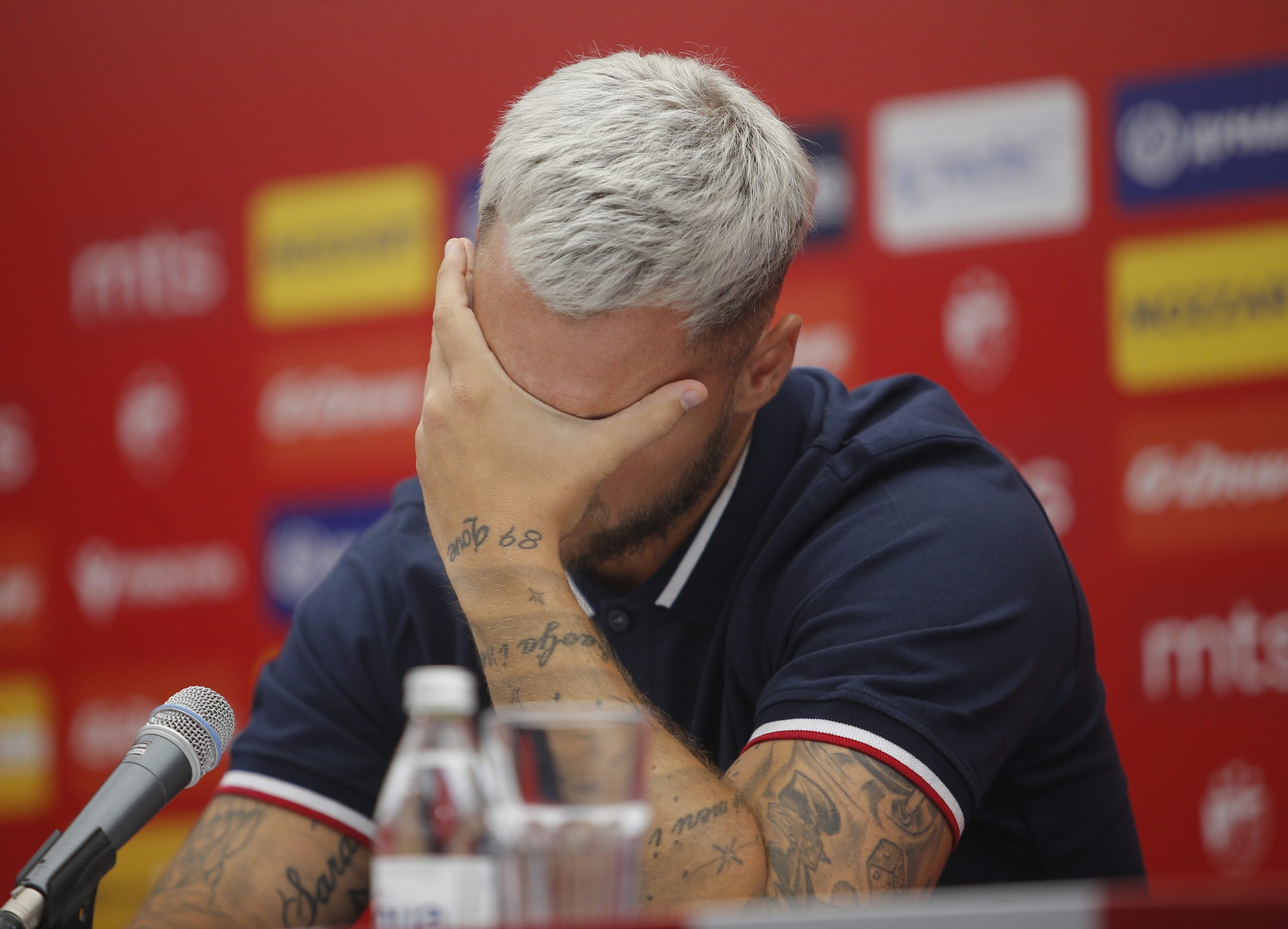 MARKO ARNAUTOVIĆ SE OPROSTIO OD LEGENDE! Fudbaler Crvene Zvezde u suzama zbog njegove smrti!