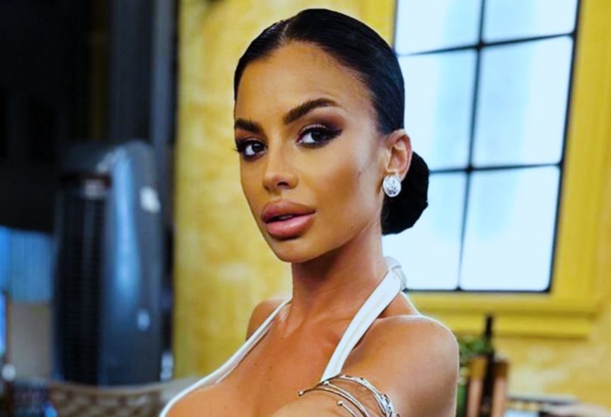 VEŠTAČKA INTELIGENCIJA ILI PREVIŠE FOTOŠOPA?! Sanja Grujić šokirala novim fotkama, pljušte utisci!
