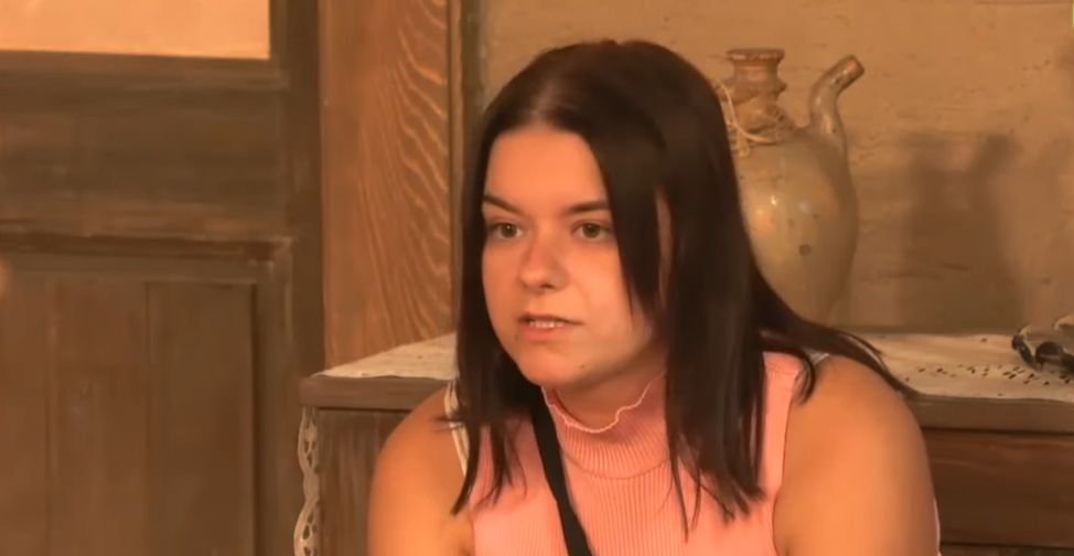 „NE ZNAM DA LI JU JE SILOVAO?!“ Aleksandra se uselila u dom Kristijana Golubovića, a brojni navodi su kružili o njoj!