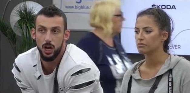 ĐEKSONOVA BIVŠA SE OGLASILA IZ PORODILIŠTA! Hrvatskom biznismenu rodila drugo dete!