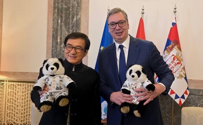 VUČIĆ SA DŽEKI ČENOM! Svetska zvezda predstavlja EXPO 2027 u Srbiji!