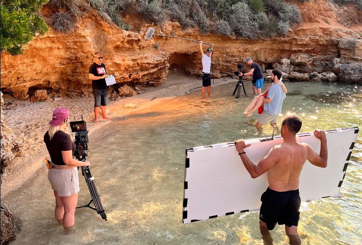 EKSKLUZIVNI KADROVI SA SNIMANJA IGRANE SERIJE „LETO BEZ MRLJE“ NA OSTRVU RAB! (FOTO/VIDEO)