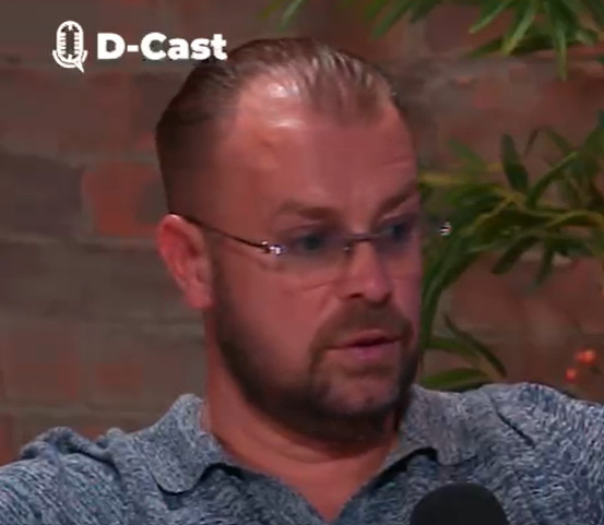 „VENČAO SAM SE U ZATVORU, IMAO SAM ŽENU ZA PAPIRE“ Dejan Tomović sve šokirao PRIZNANJEM: „MAMI KADA SAM JAVIO PLAKALA JE…“