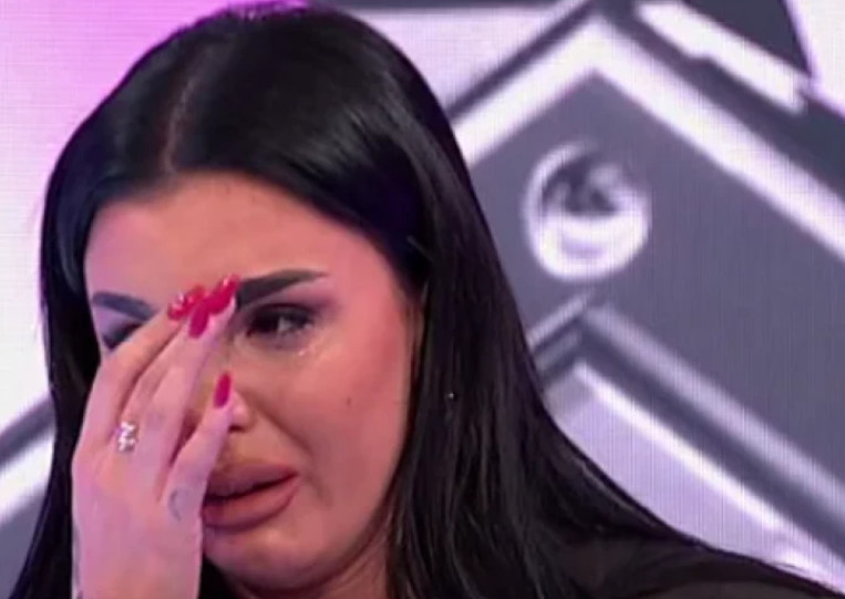 ANITA STANOJLOVIĆ NE MOŽE DA ZAUSTAVI SUZE ZBOG ANĐELA RANKOVIĆA! Potpuno se slomila pred kamerama, pa priznala: „TO MI JE NAJTEŽE…“