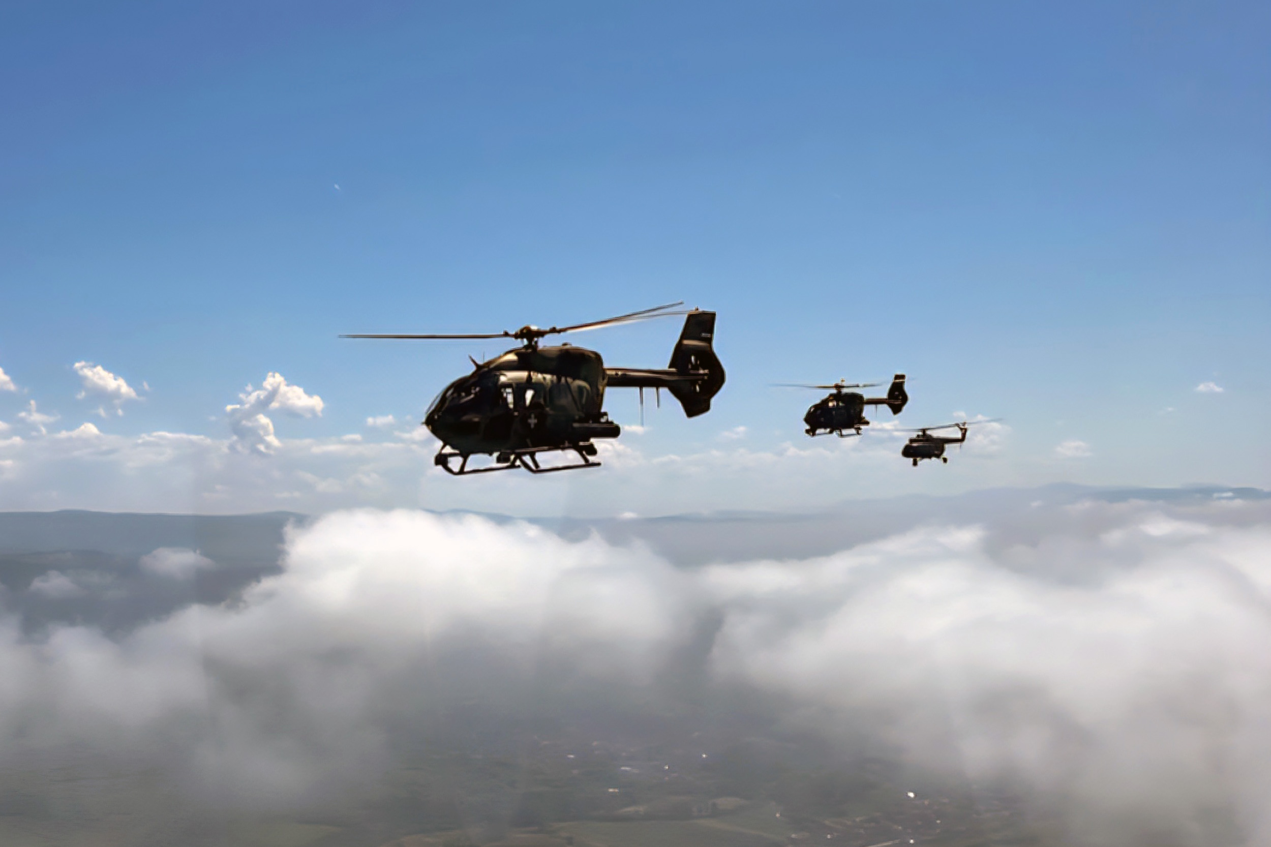 HELIKOPTER SA OSAM LJUDI NESTAO SA RADARA! Potraga u toku …