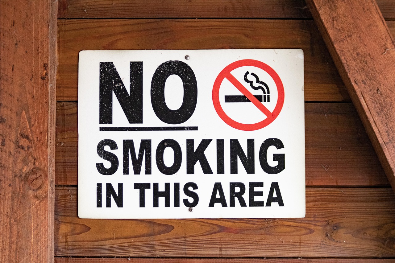 PUŠENJE ZABRANJENO SKORO SVUDA! Evo gde sve važi nova zabrana čak i za elektronske cigarete