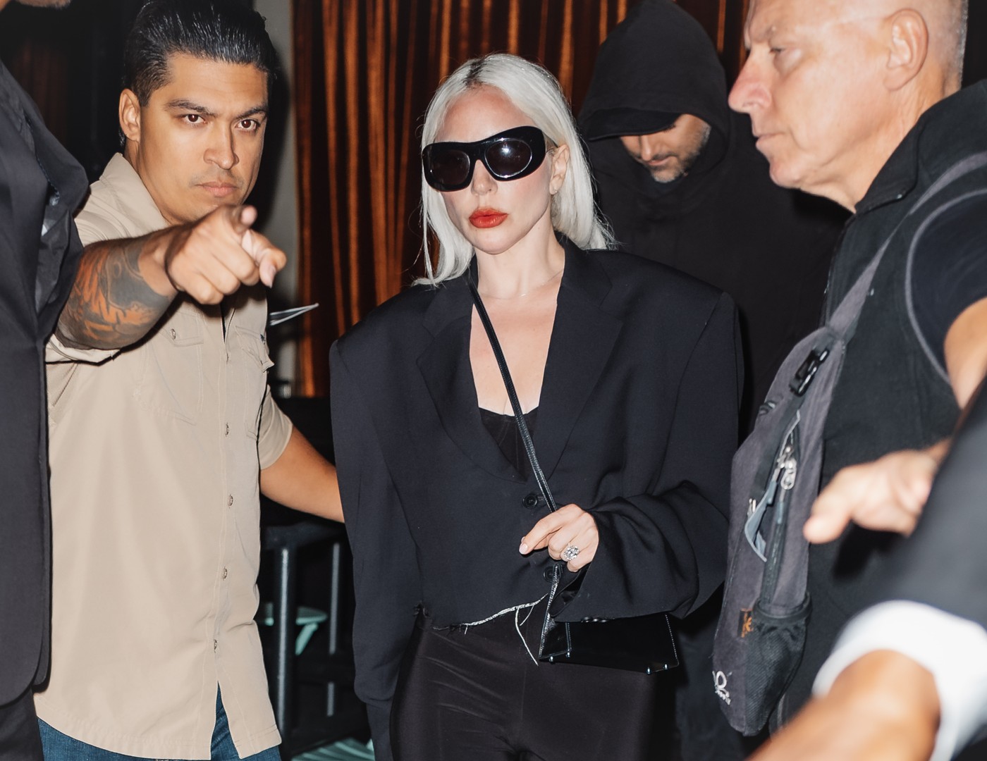 LEJDI GAGA RAZBESNELA FANOVE! Pevačica otkazala koncert samo nekoliko minuta pre početka!
