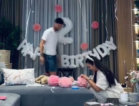 DEKORACIJA KAO U BAJCI! Tamara Milutinović ćerki slavi drugi rođendan, suprug je tu, a ovako je reagovala Emili na iznenađenje! (FOTO)