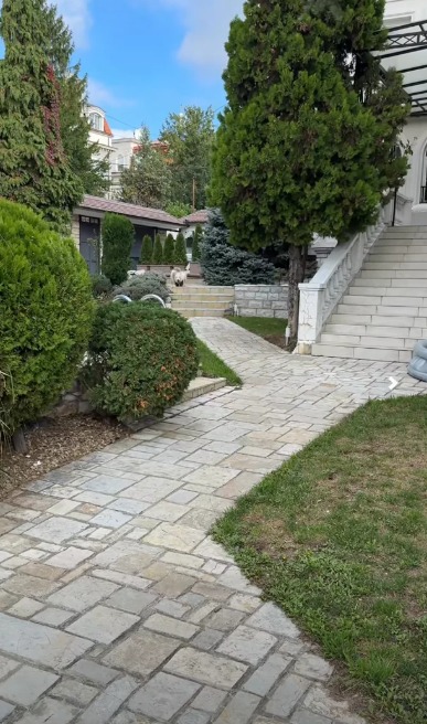 Dom Jelene Karleuše